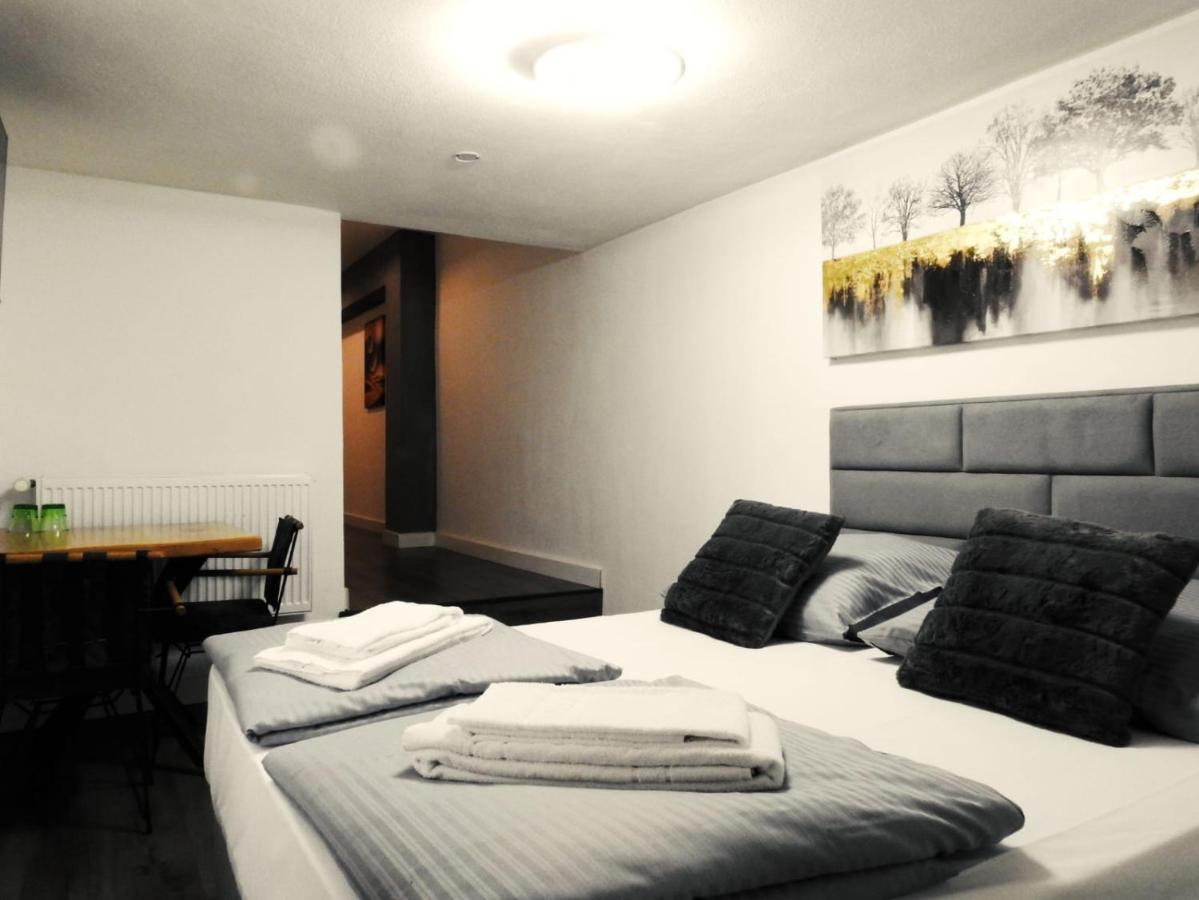 פלדקירש Hotel Hecht מראה חיצוני תמונה